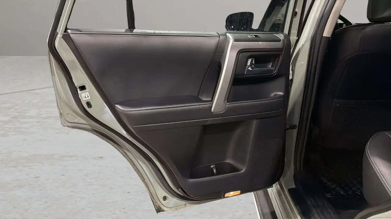 Toyota 4-Runner снимка Toyota 4-Runner