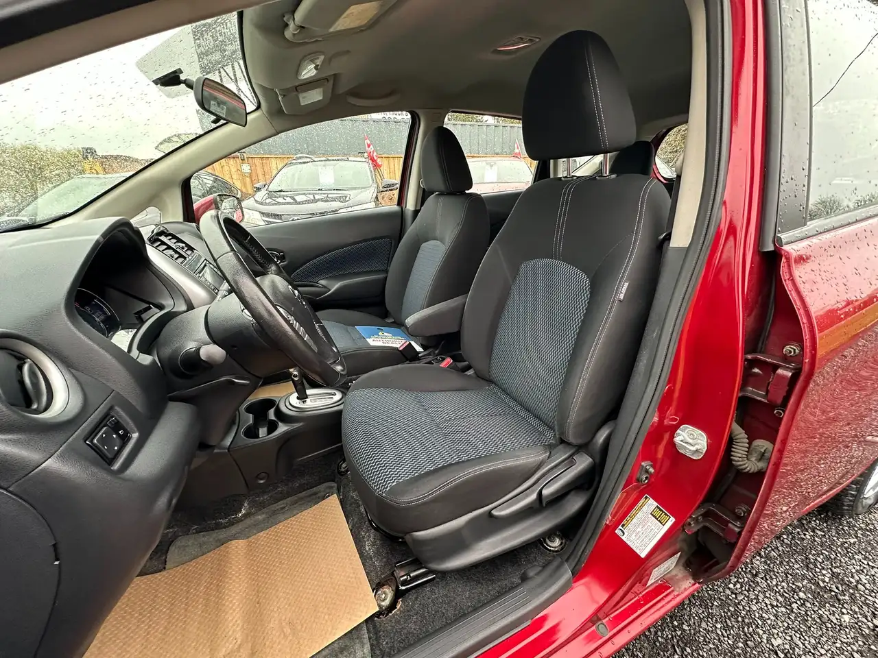 Nissan Versa снимка Nissan Versa