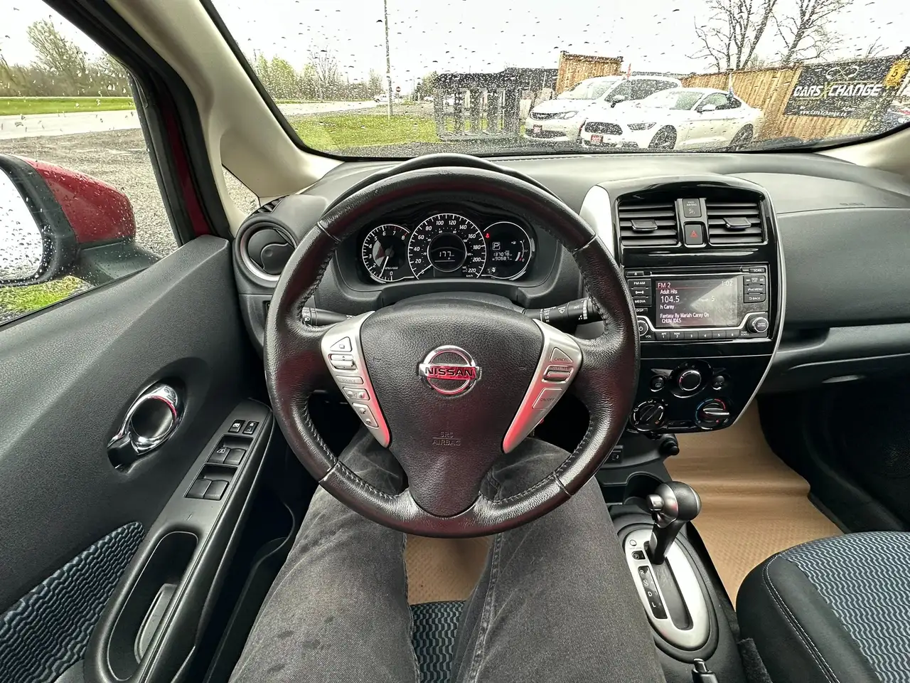 Nissan Versa снимка Nissan Versa
