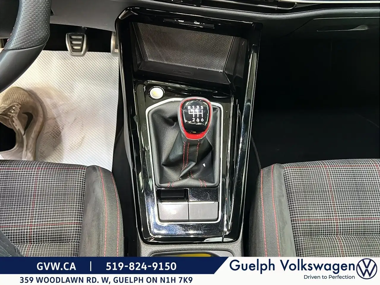 Volkswagen Golf GTI photo Volkswagen Golf GTI