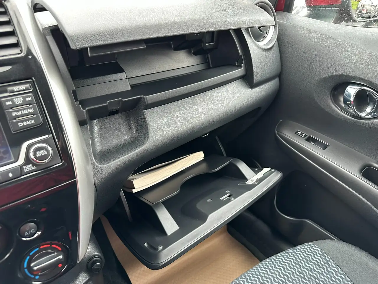 Nissan Versa снимка Nissan Versa