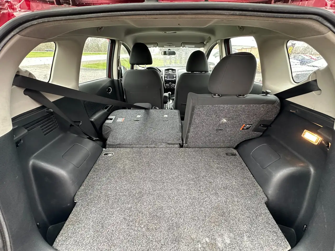 Nissan Versa снимка Nissan Versa