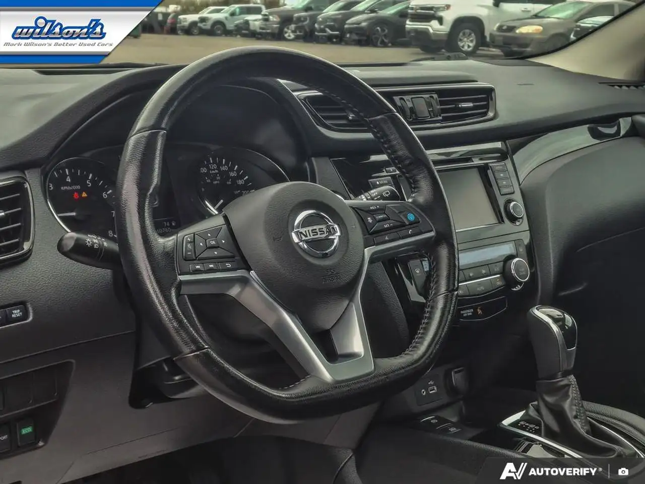 Nissan Qashqai снимка Nissan Qashqai