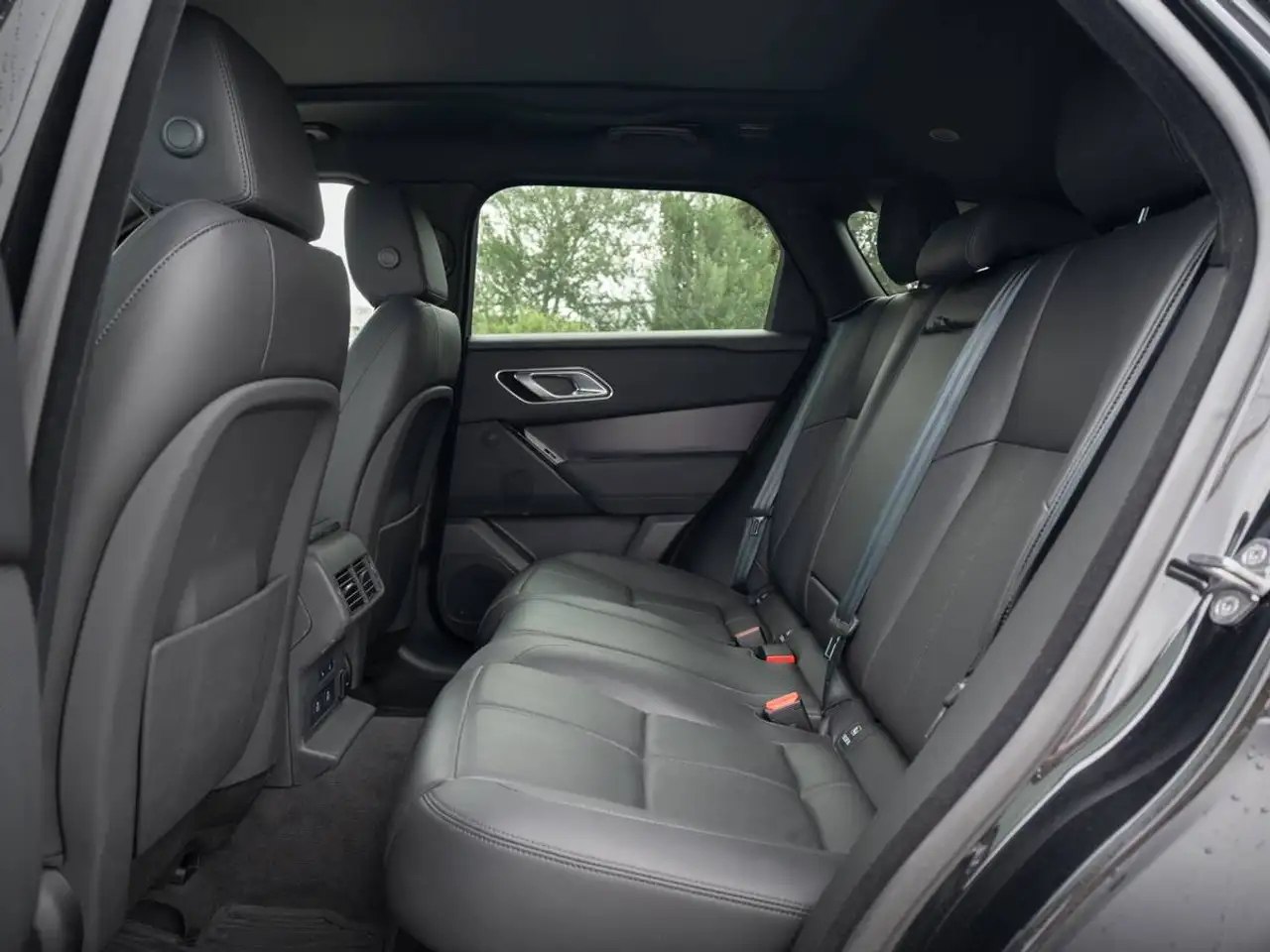 Land Rover Range Rover Velar снимка Land Rover Range Rover Velar
