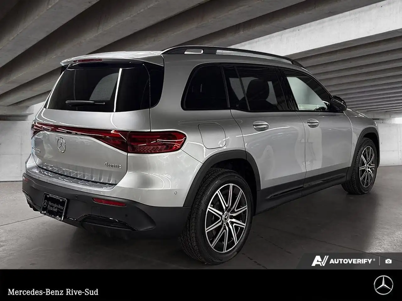 Mercedes-Benz EQB снимка Mercedes-Benz EQB