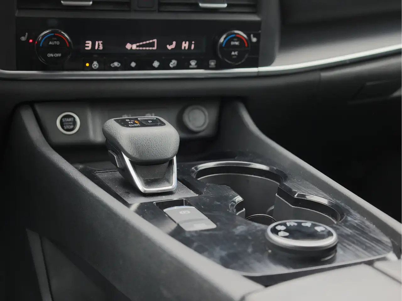 Nissan Rogue photo Nissan Rogue