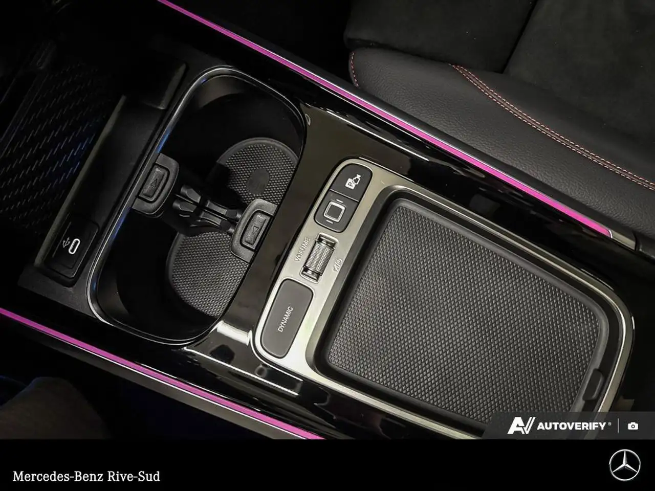 Mercedes-Benz EQB снимка Mercedes-Benz EQB