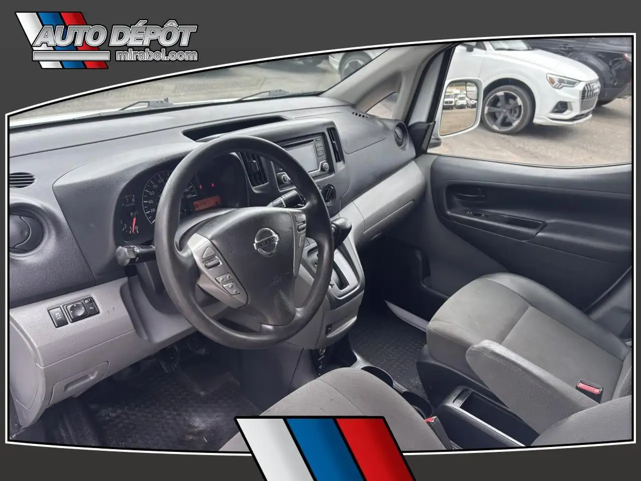 Nissan NV200 photo Nissan NV200