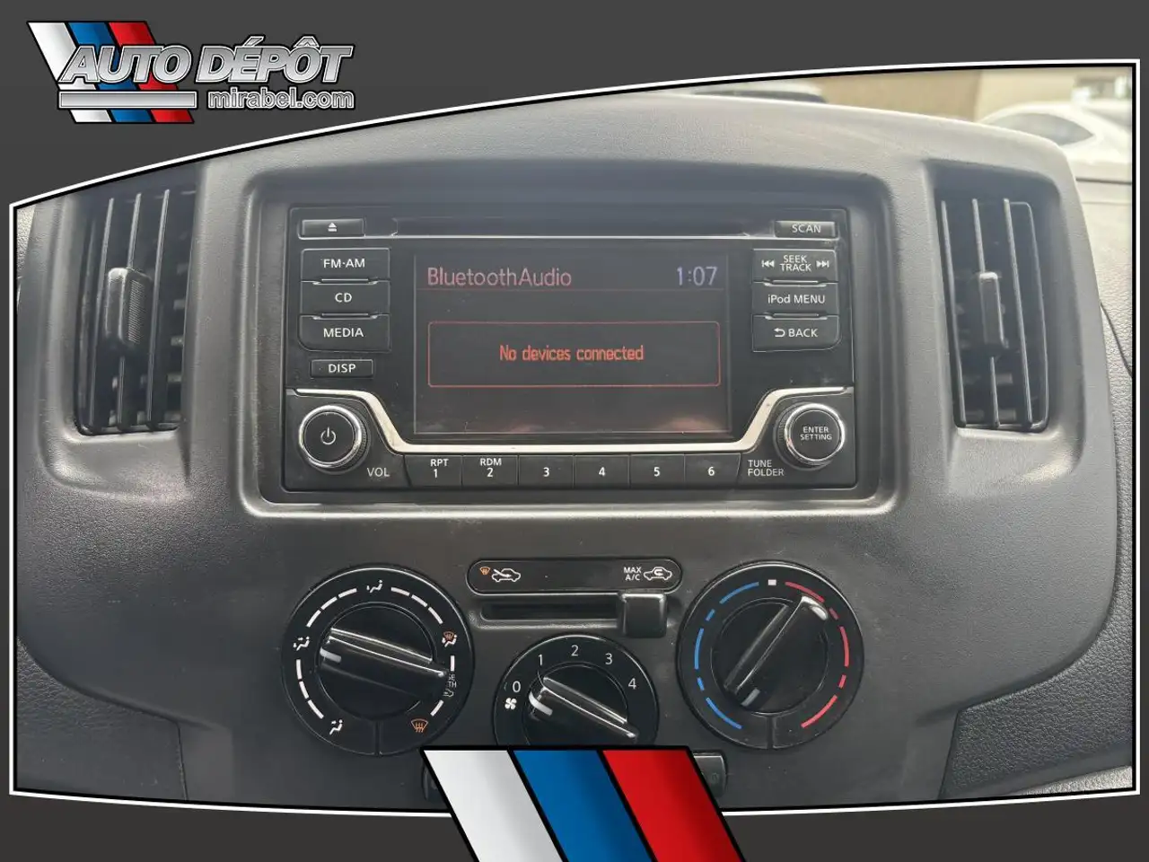 Nissan NV200 photo Nissan NV200