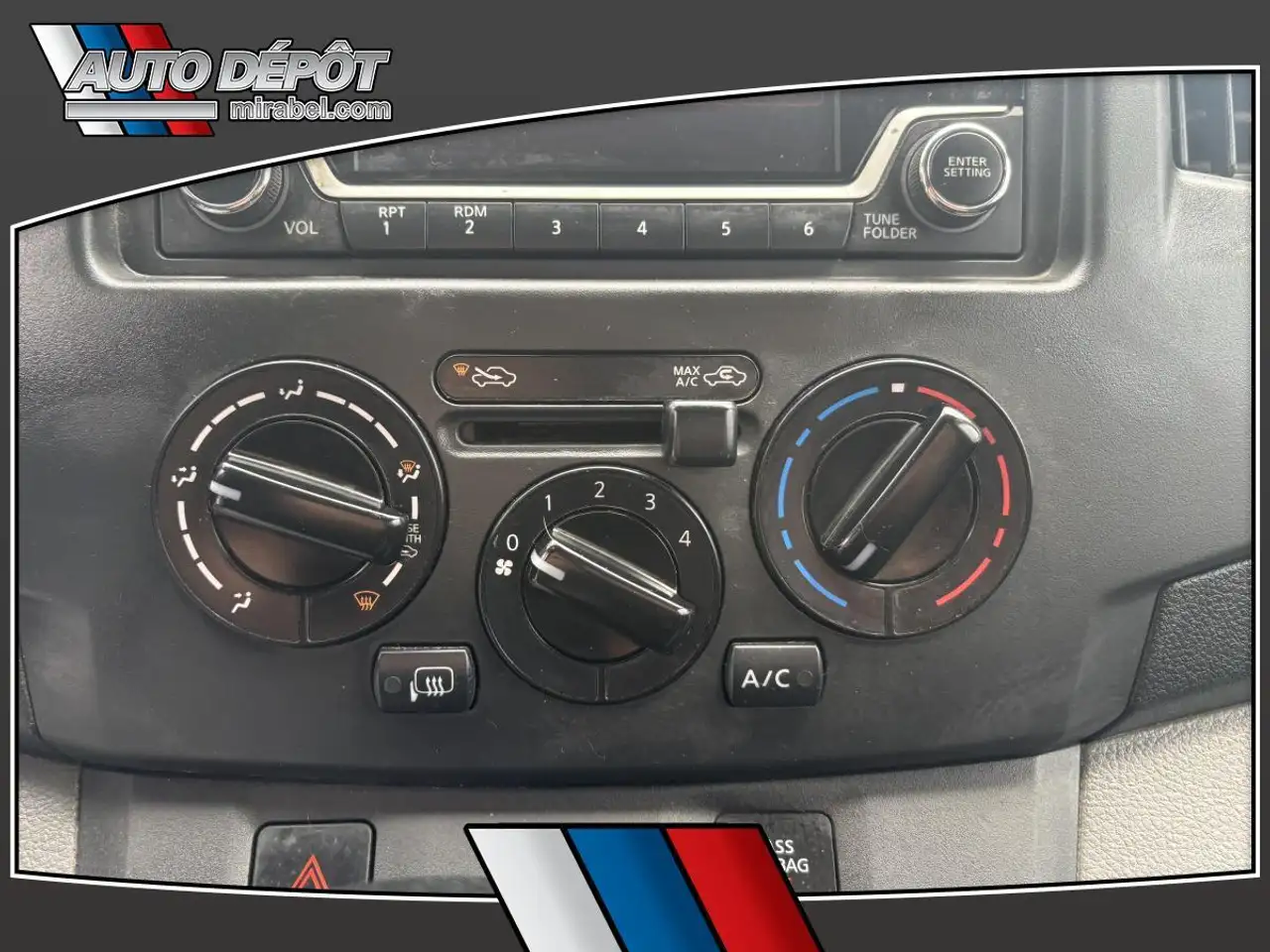 Nissan NV200 photo Nissan NV200