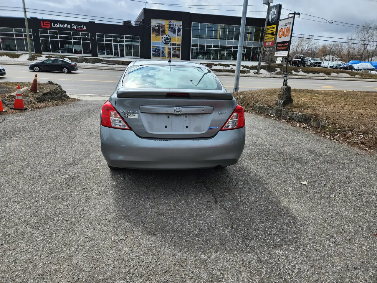Nissan Versa photo Nissan Versa