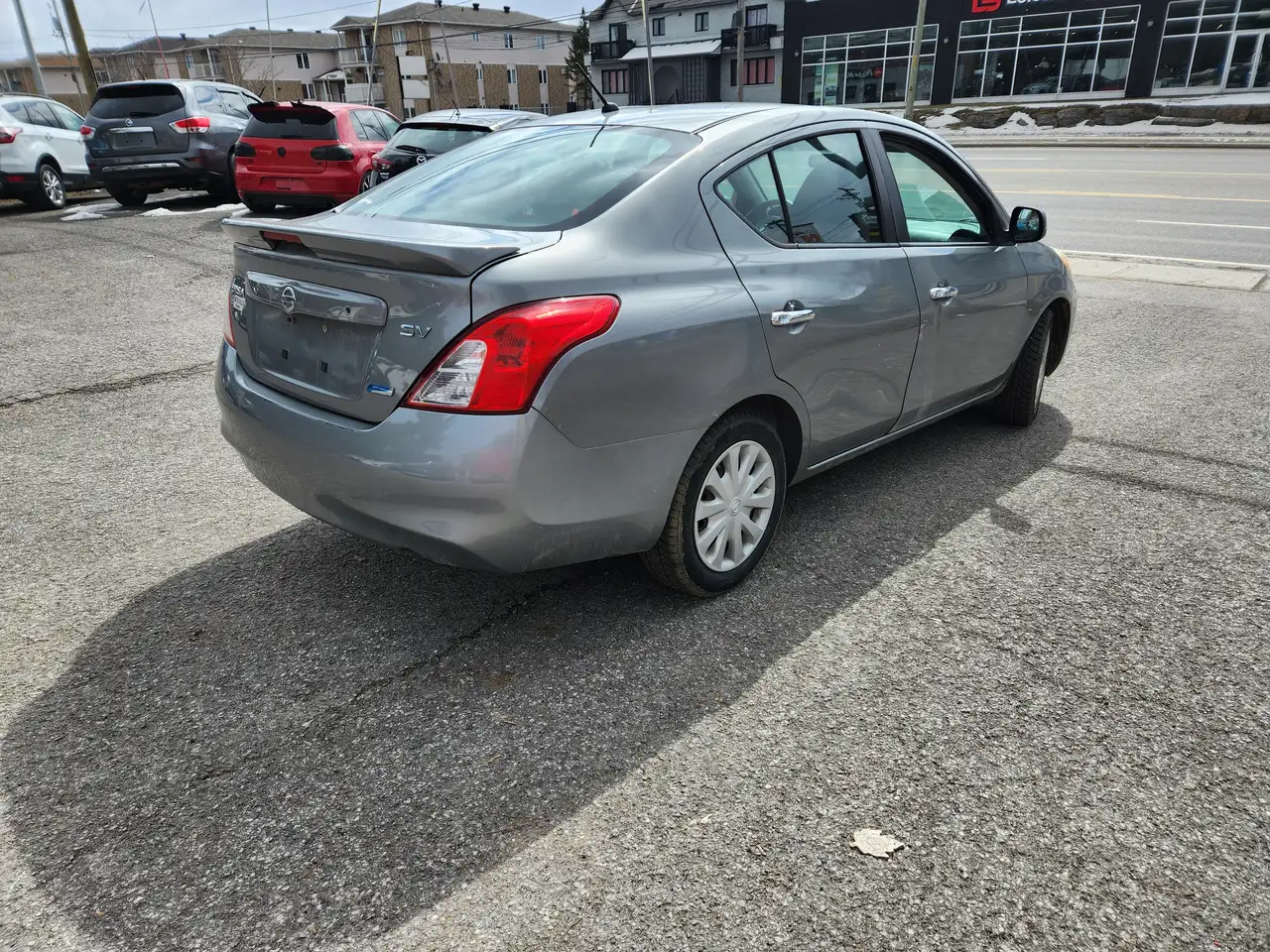 Nissan Versa photo Nissan Versa