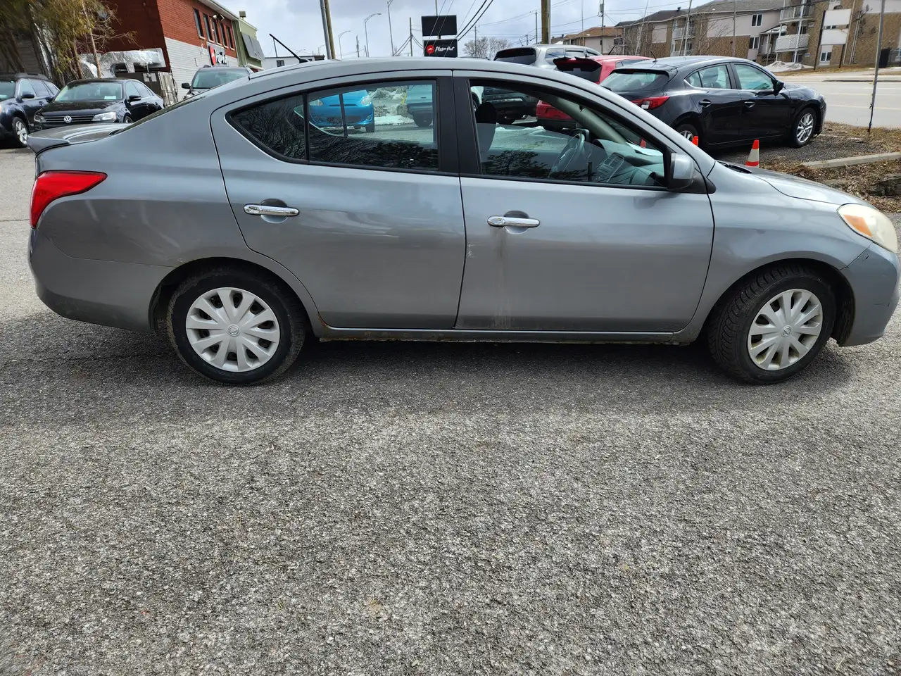 Nissan Versa photo Nissan Versa