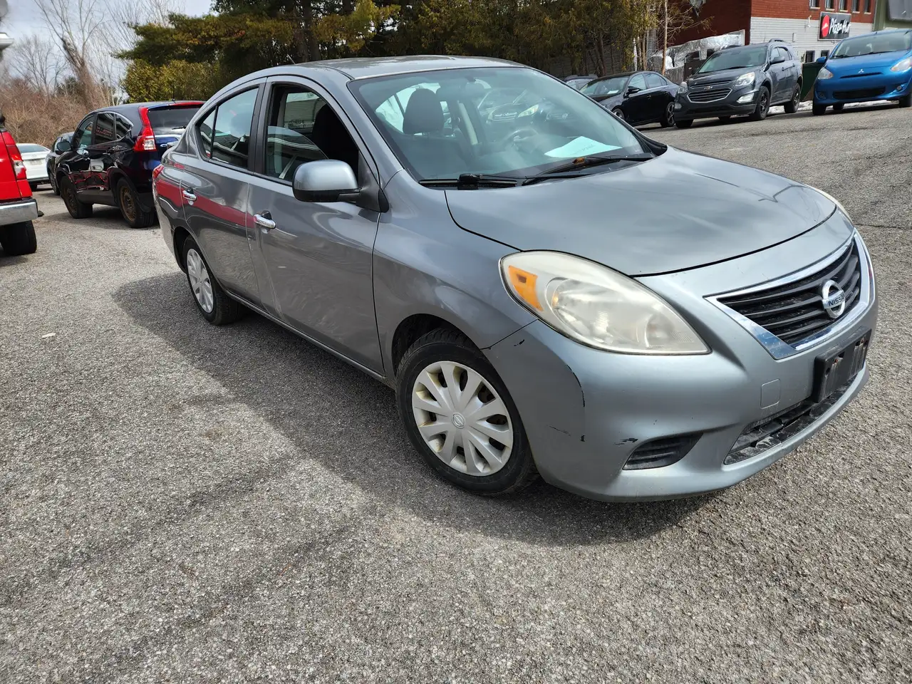 Nissan Versa photo Nissan Versa