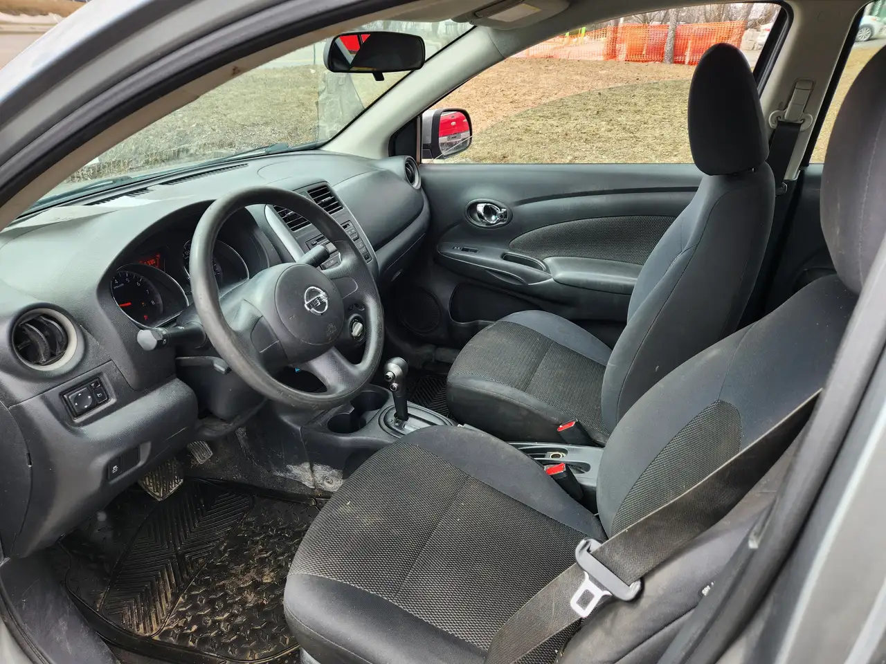 Nissan Versa photo Nissan Versa