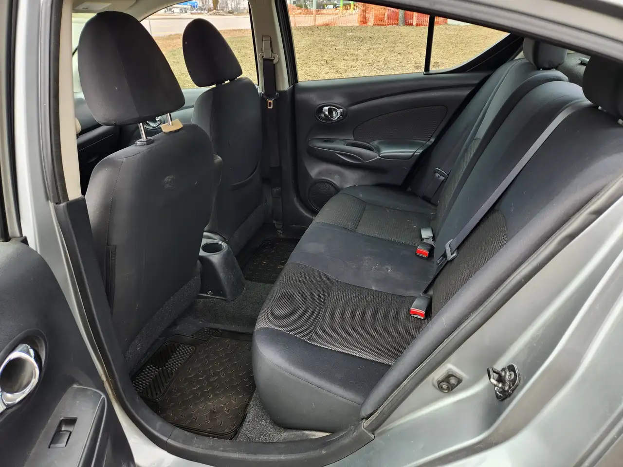 Nissan Versa photo Nissan Versa