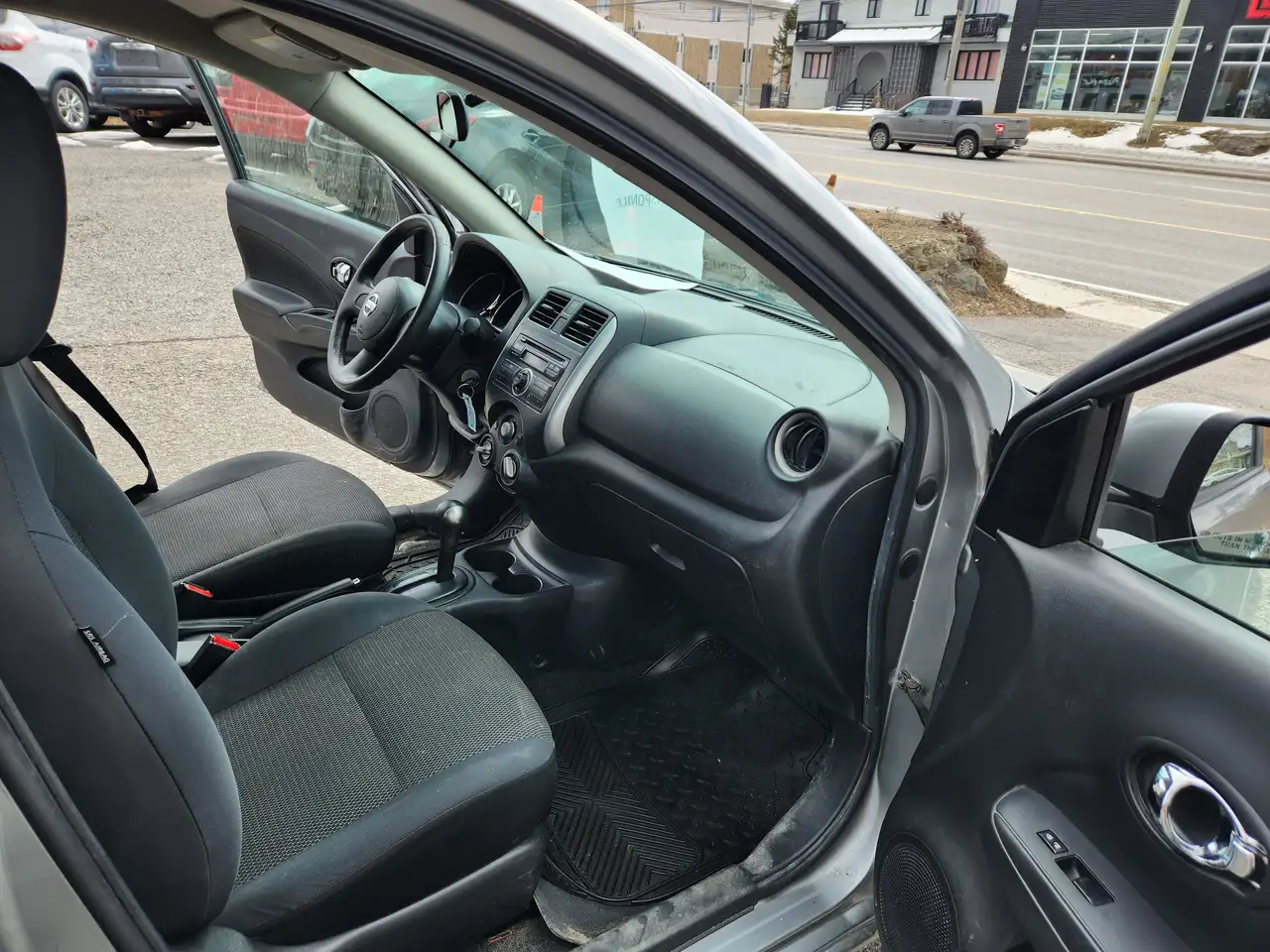 Nissan Versa photo Nissan Versa