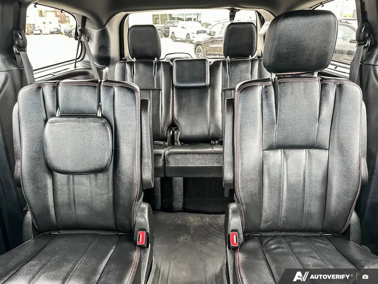 Dodge Grand Caravan photo Dodge Grand Caravan