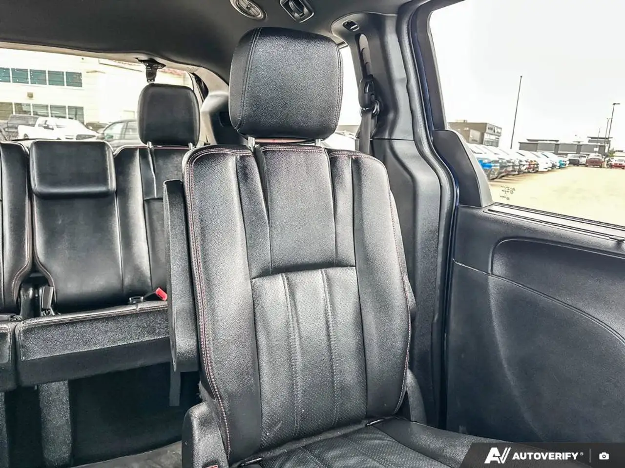 Dodge Grand Caravan photo Dodge Grand Caravan