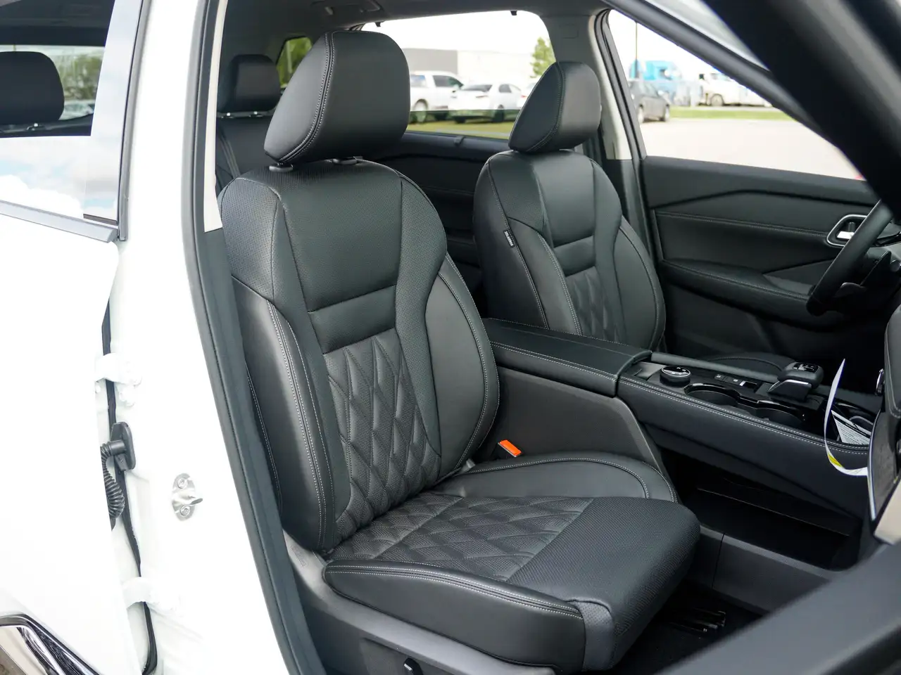 Nissan Rogue fotografie Nissan Rogue