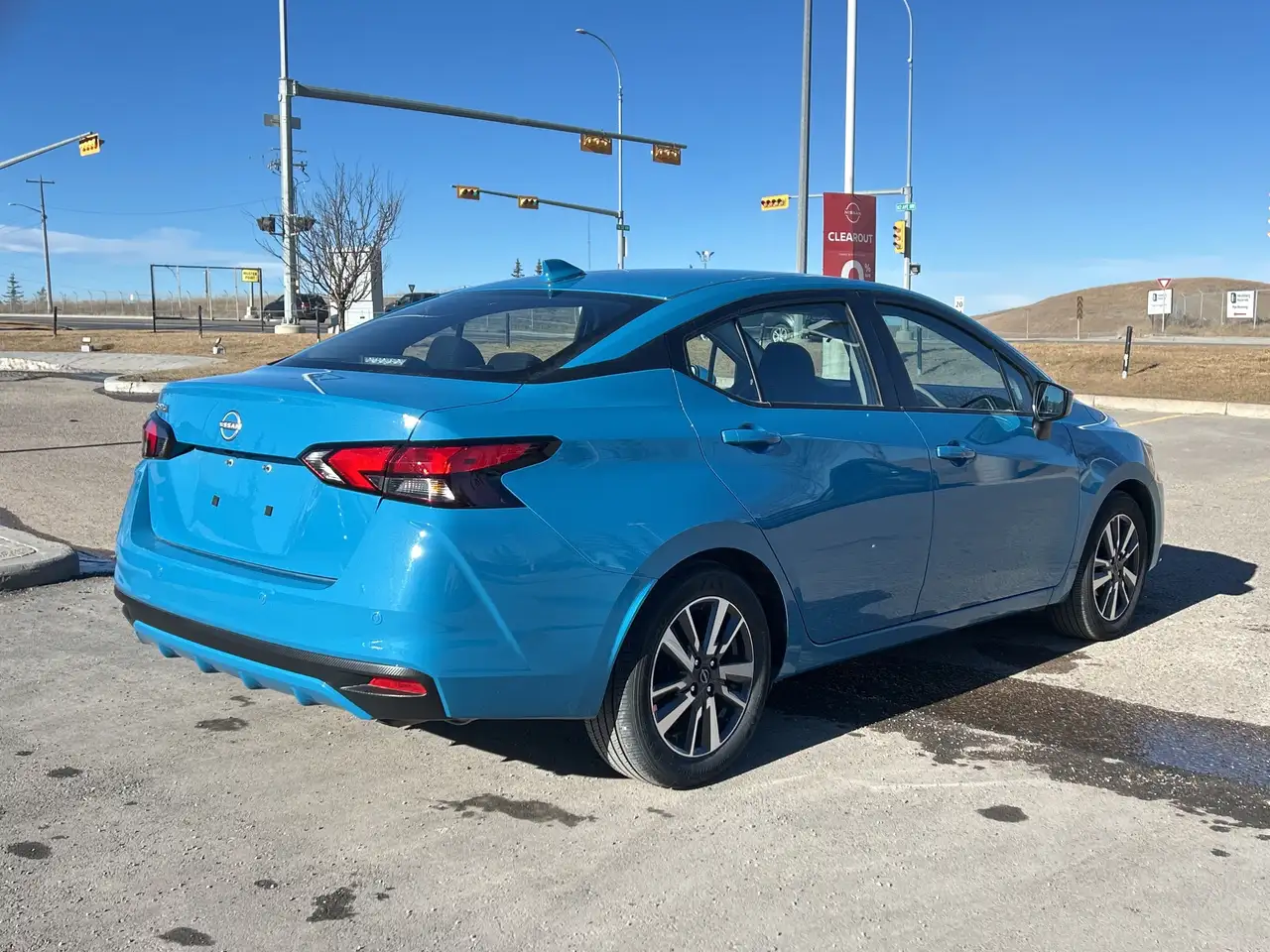 Nissan Versa снимка Nissan Versa