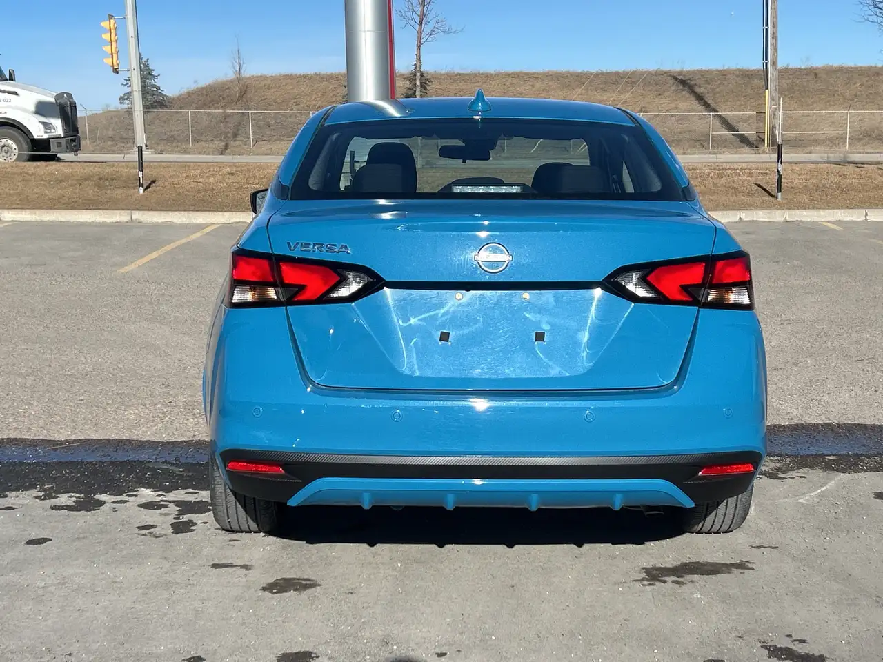 Nissan Versa снимка Nissan Versa