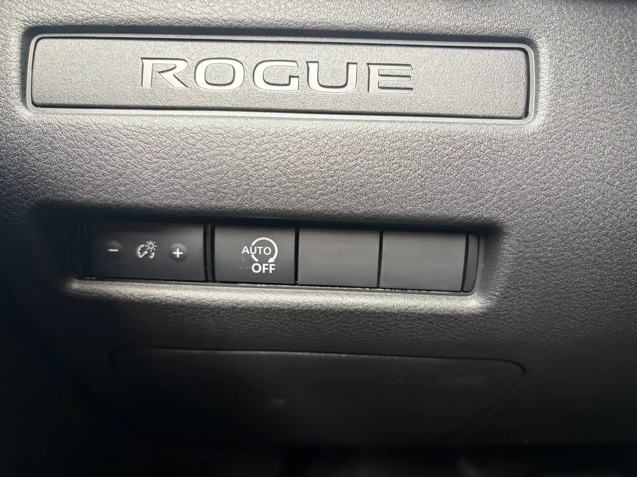 Nissan Rogue fotografie Nissan Rogue