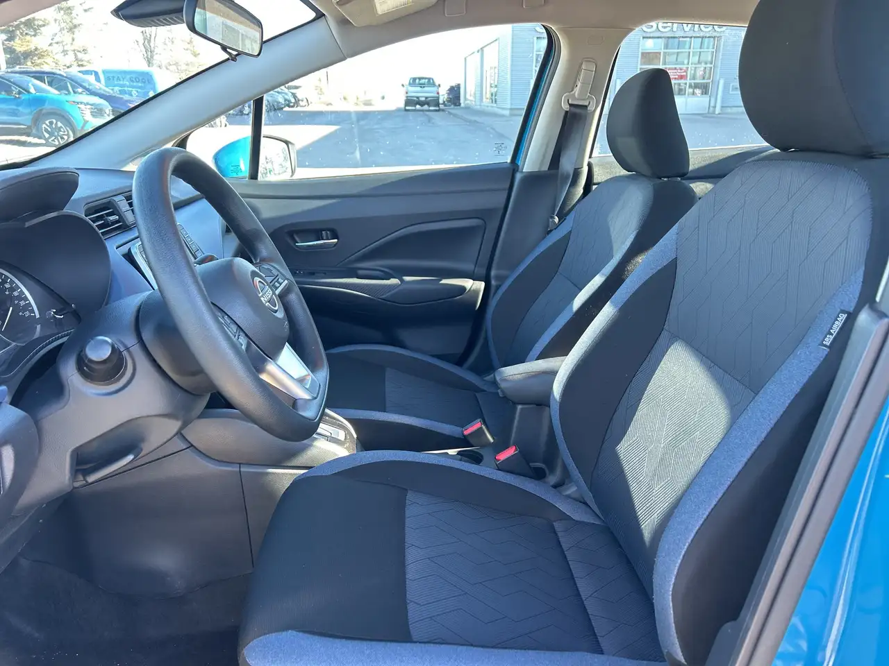 Nissan Versa снимка Nissan Versa