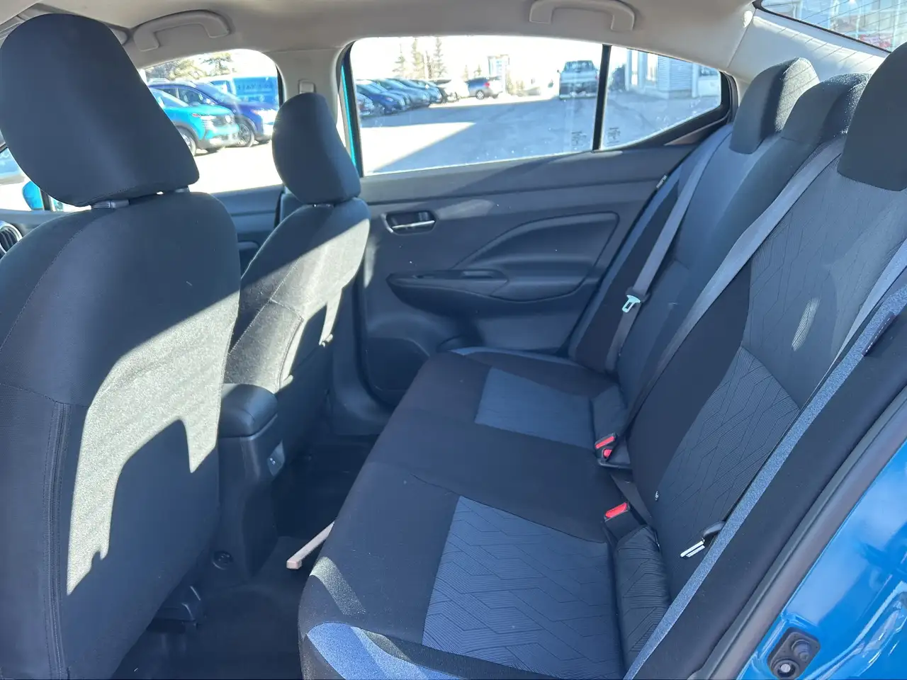 Nissan Versa снимка Nissan Versa