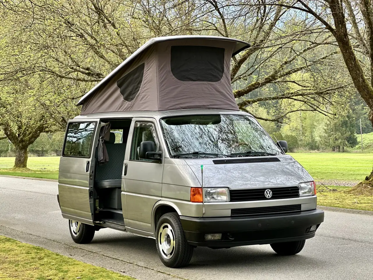 Volkswagen Eurovan снимка Volkswagen Eurovan