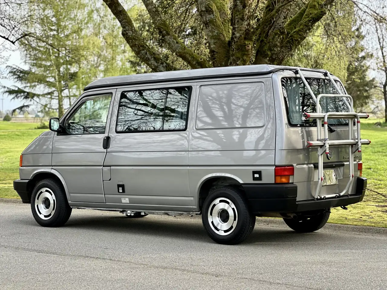 Volkswagen Eurovan снимка Volkswagen Eurovan