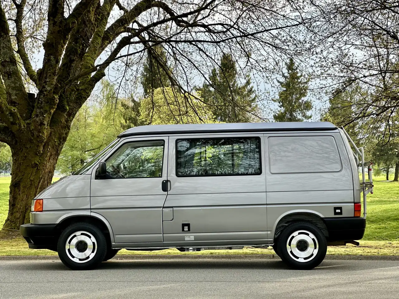 Volkswagen Eurovan снимка Volkswagen Eurovan