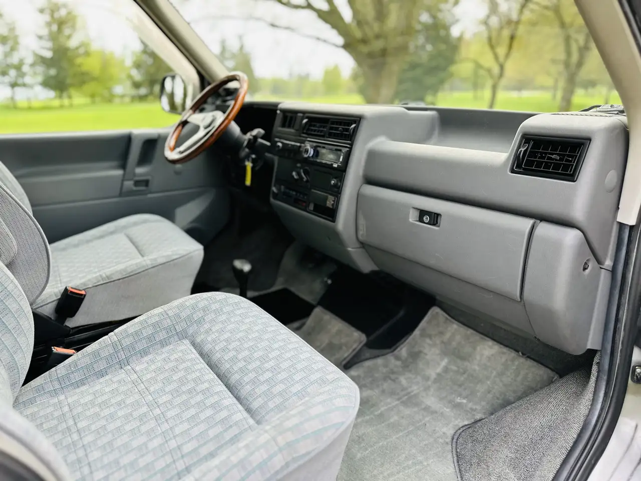 Volkswagen Eurovan снимка Volkswagen Eurovan