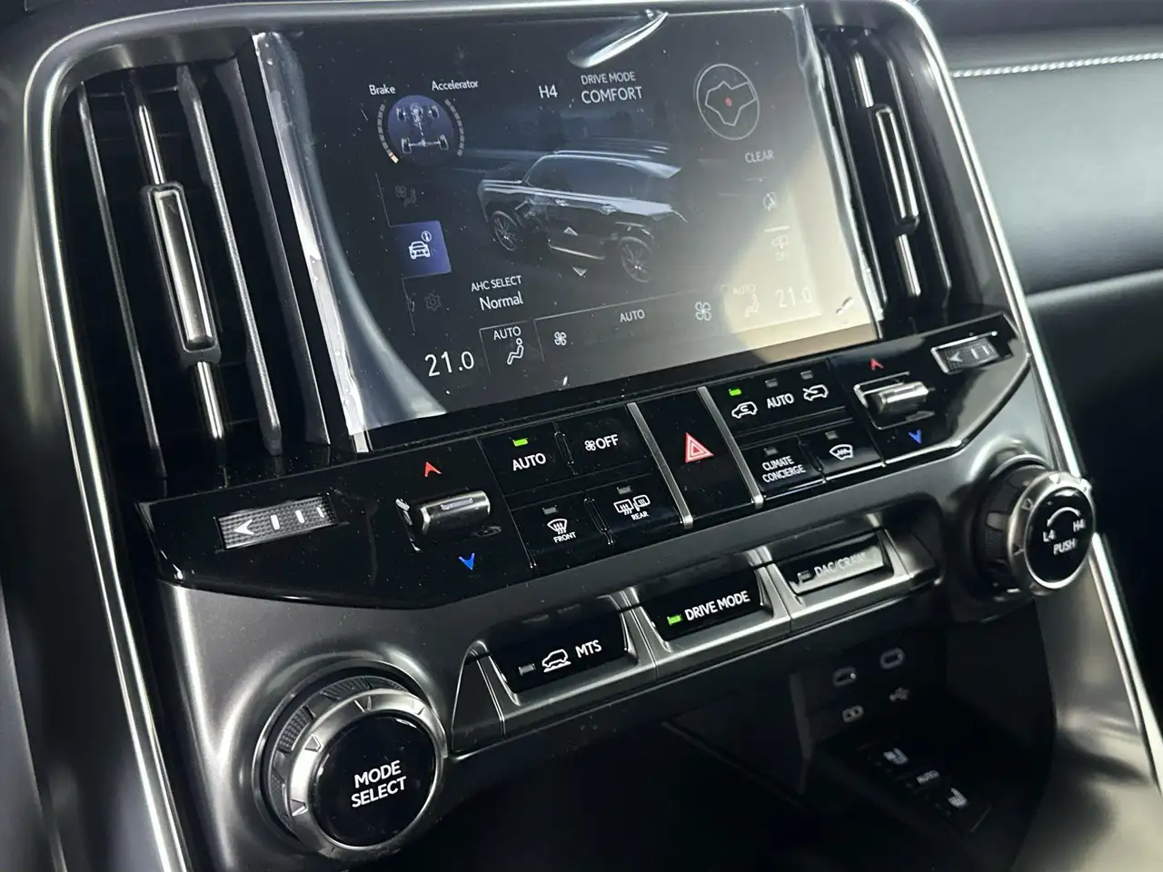 Lexus LX 600 снимка Lexus LX 600