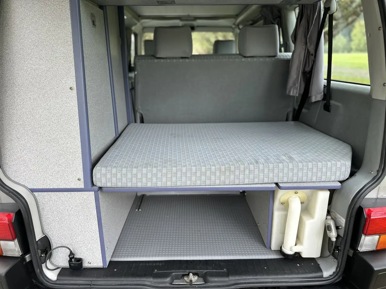 Volkswagen Eurovan снимка Volkswagen Eurovan