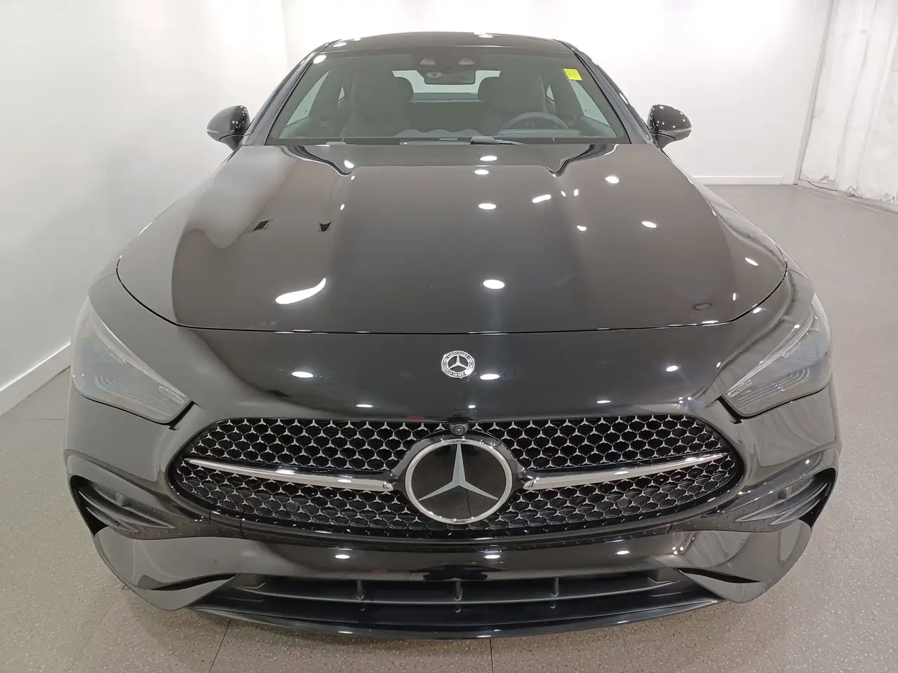 Mercedes-Benz CLE снимка Mercedes-Benz CLE