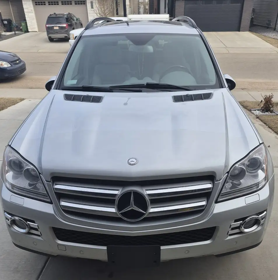 Mercedes-Benz GL-Class снимка Mercedes-Benz GL-Class