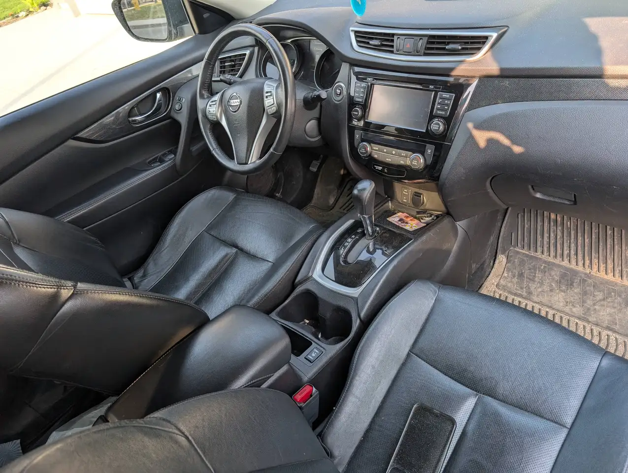 Nissan Rogue снимка Nissan Rogue