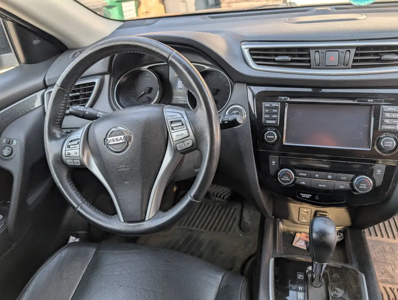 Nissan Rogue снимка Nissan Rogue