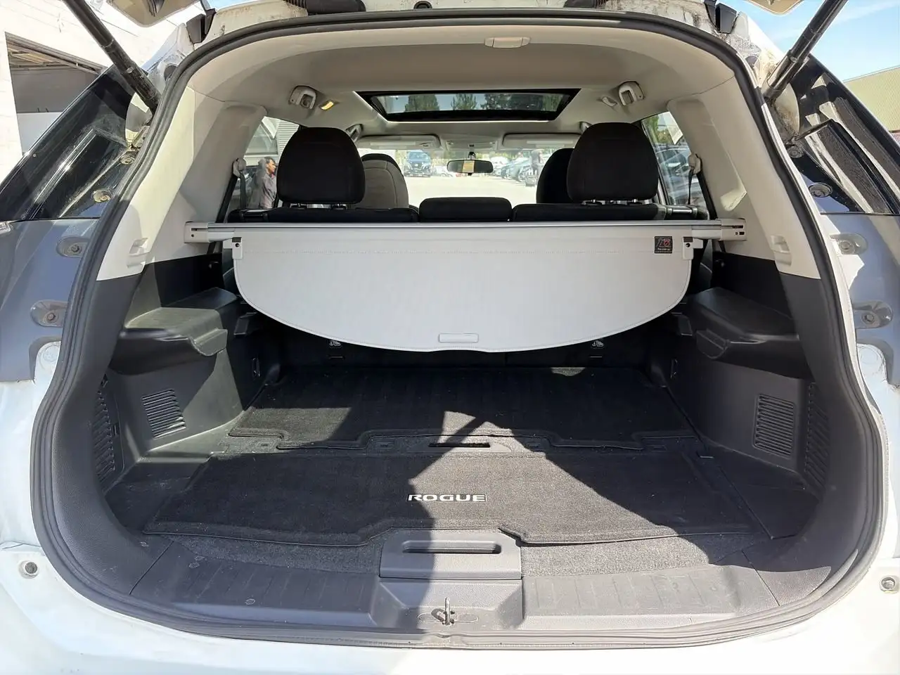 Nissan Rogue снимка Nissan Rogue