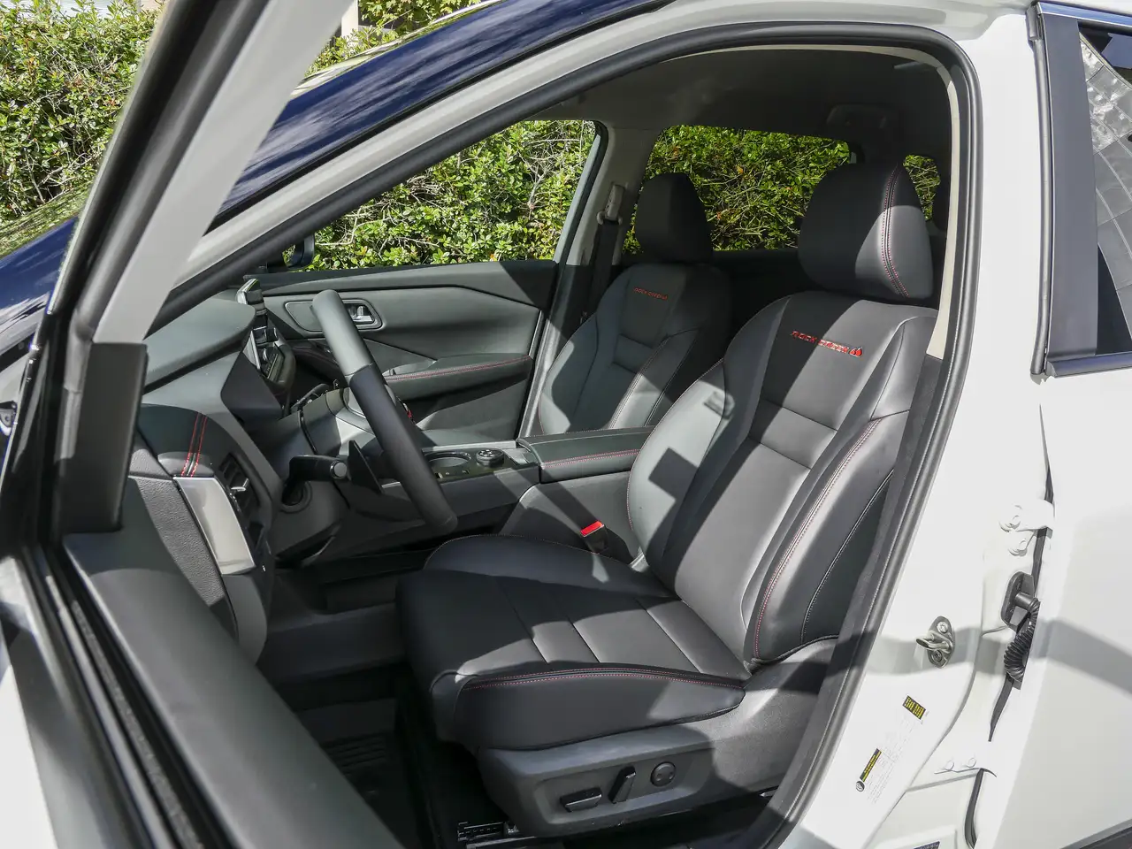 Nissan Rogue photo Nissan Rogue