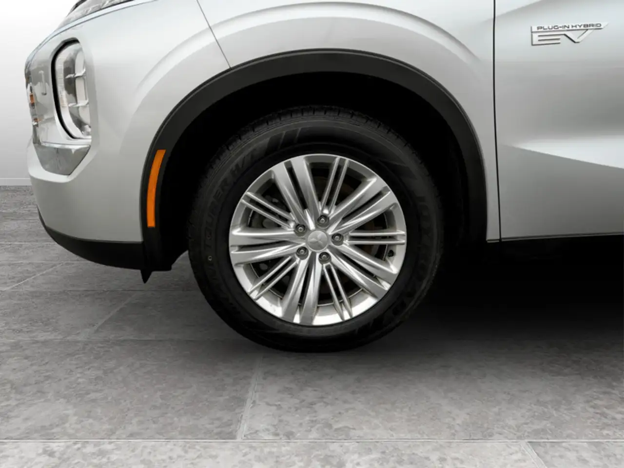 Mitsubishi Outlander photo Mitsubishi Outlander