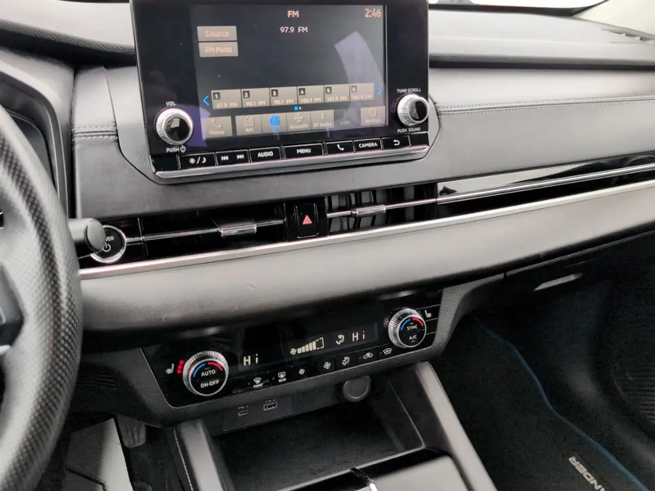 Mitsubishi Outlander photo Mitsubishi Outlander