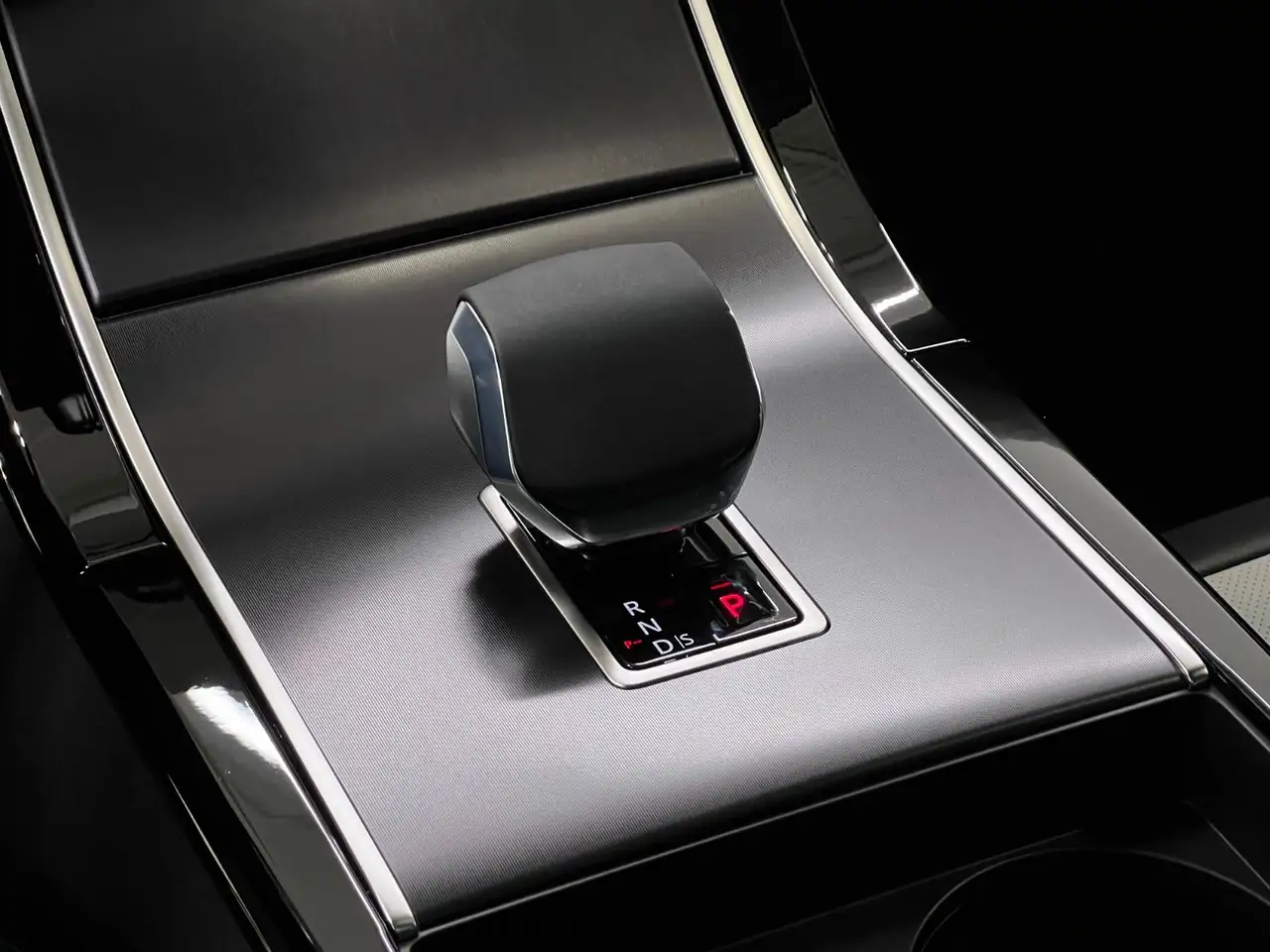 Land Rover Range Rover Velar снимка Land Rover Range Rover Velar