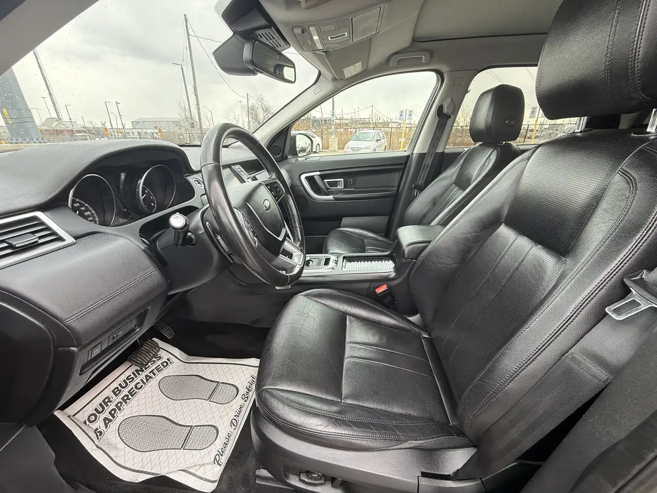 Land Rover Discovery Sport снимка Land Rover Discovery Sport