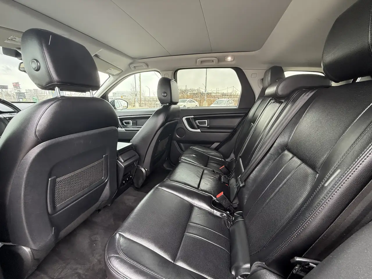 Land Rover Discovery Sport снимка Land Rover Discovery Sport