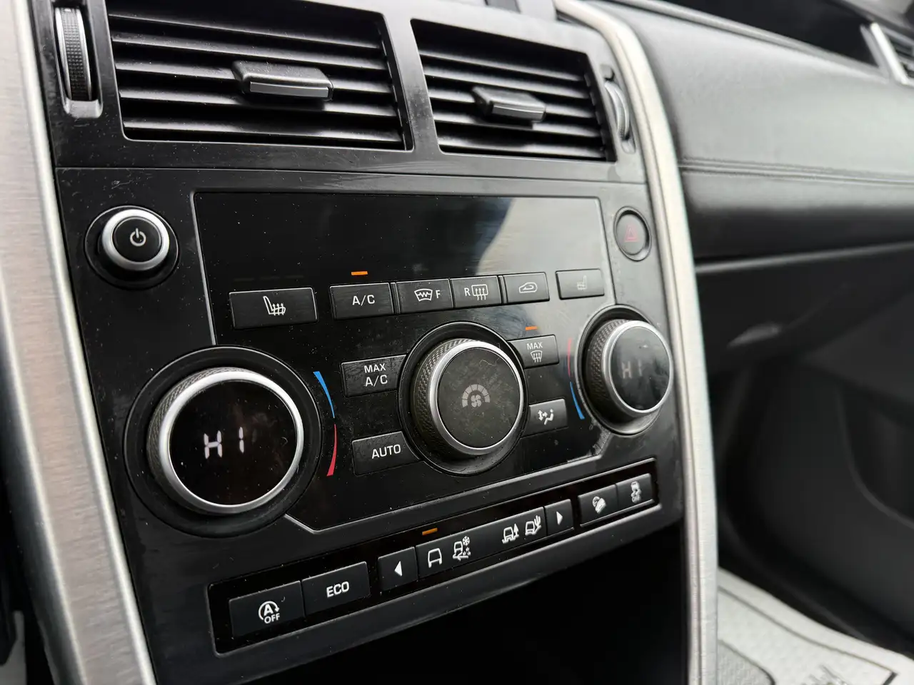 Land Rover Discovery Sport снимка Land Rover Discovery Sport