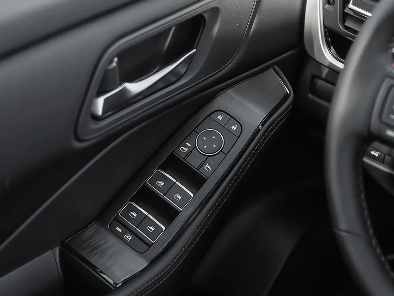 Nissan Rogue photo Nissan Rogue