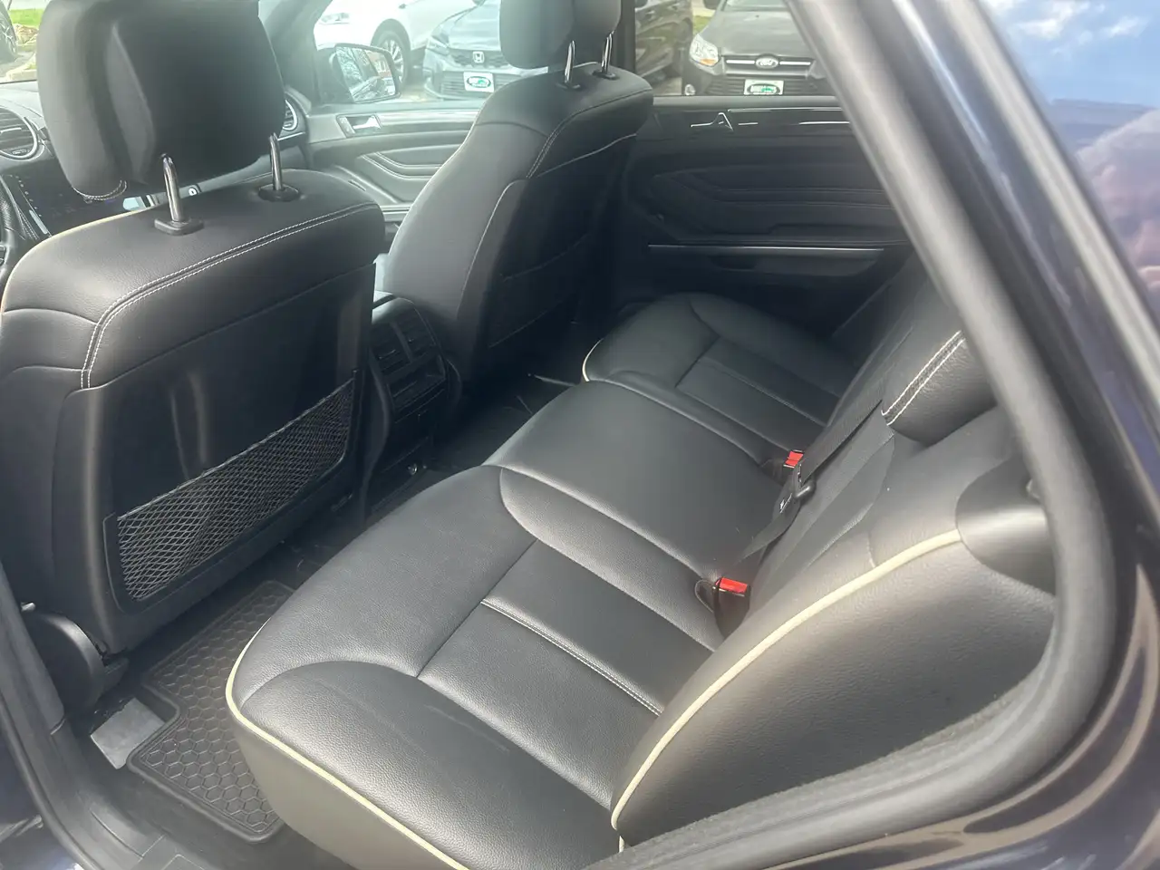 Mercedes-Benz M-Class снимка Mercedes-Benz M-Class