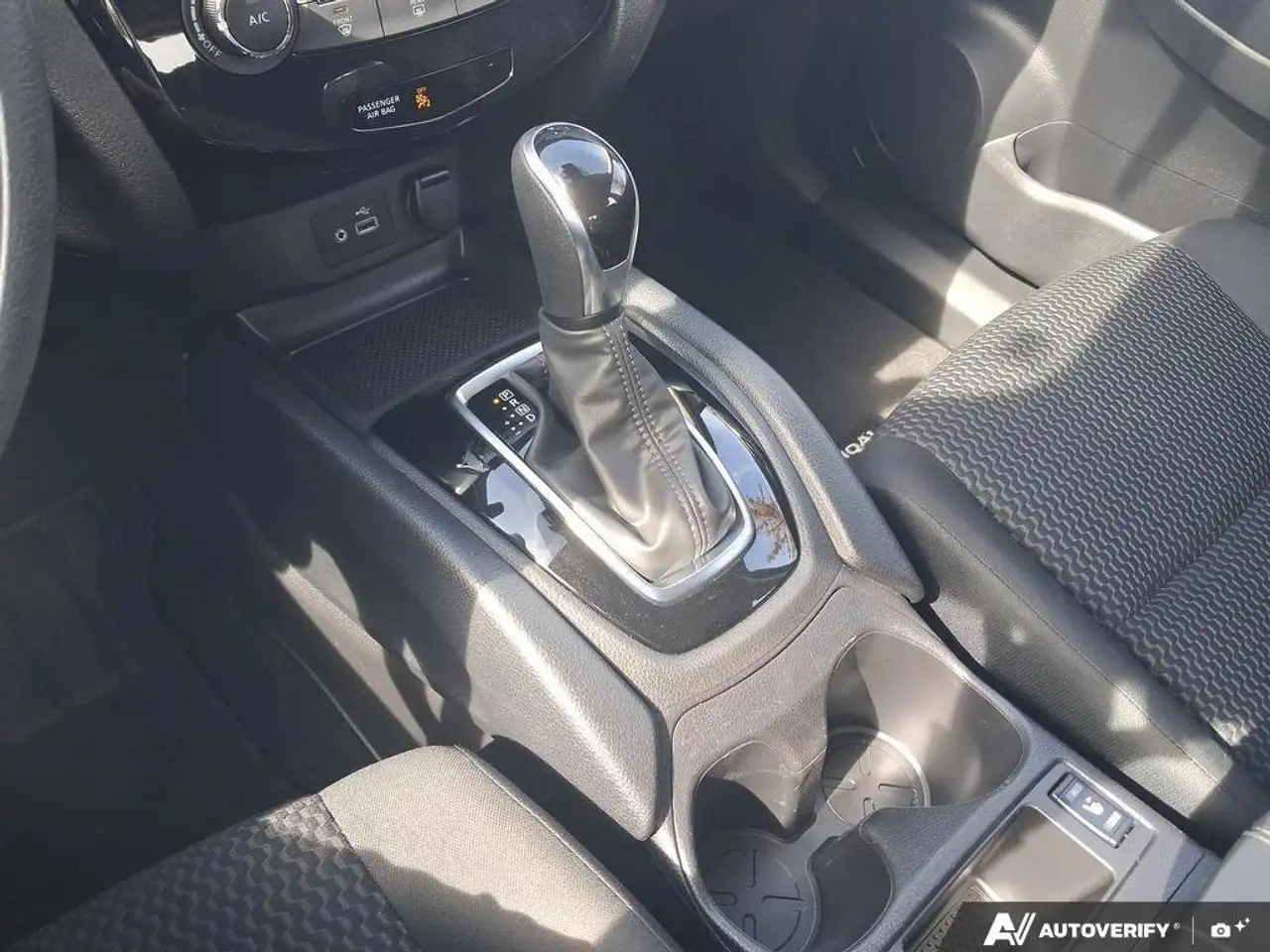 Nissan Qashqai снимка Nissan Qashqai